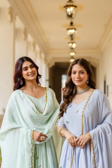 EXCLUSIVE REAL MODELING GOWN